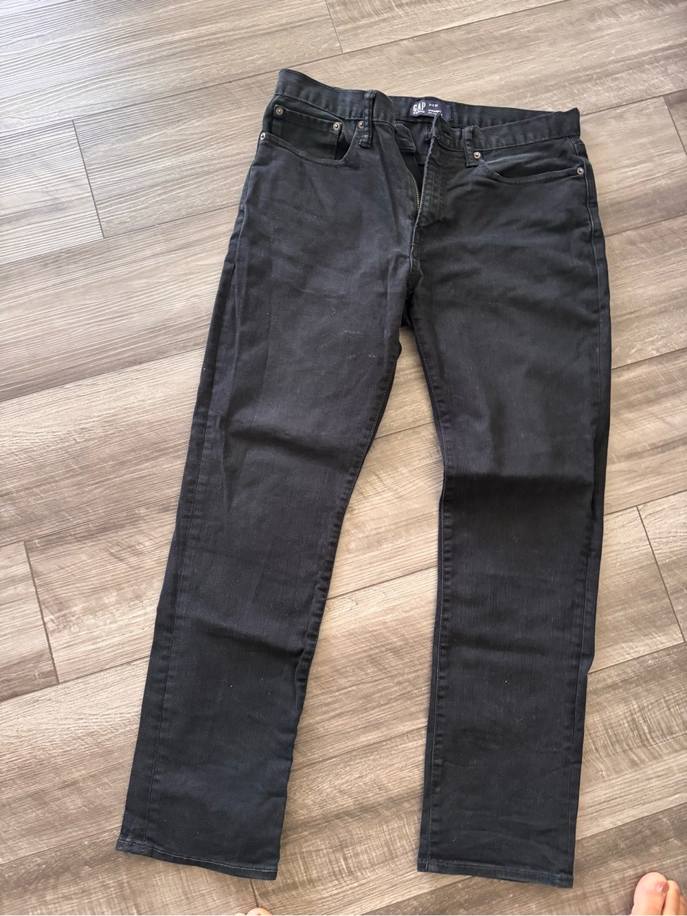 GAP Men’s Black Straight Jeans